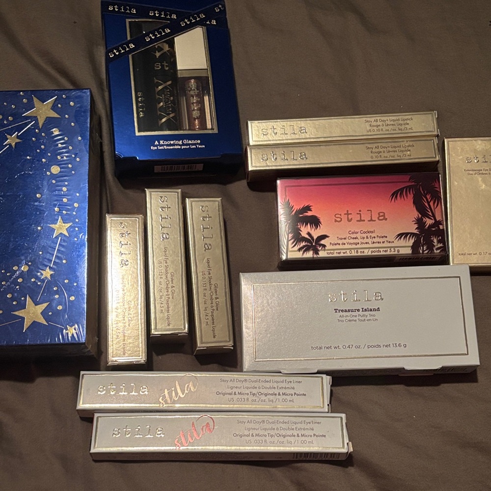 Stila Makeup Collection - Picture 2 of 9